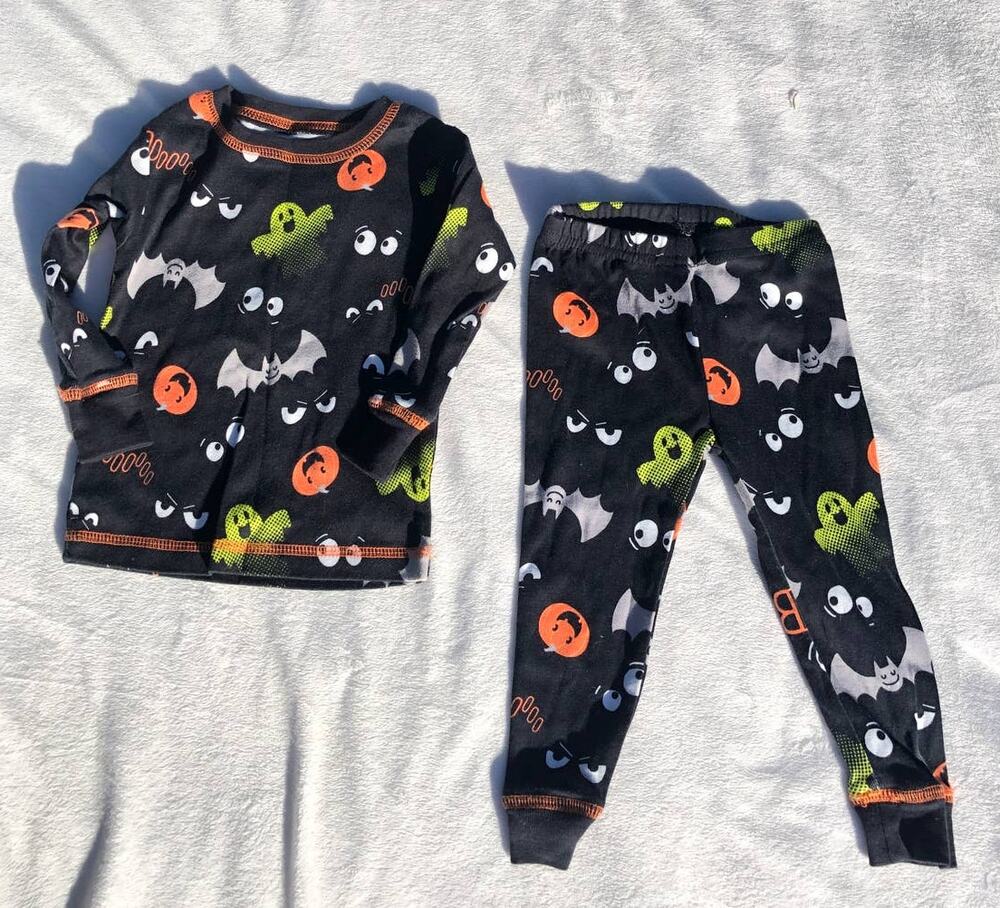 CARTERS HALLOWEEN BABY PAJAMAS SIZE 12M